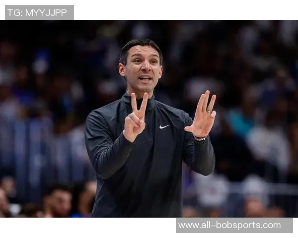 戴格诺特盛赞乔治进攻风格丝滑兼具防守能力展现顶级篮球水平